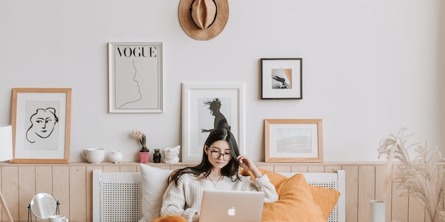 woman-on-laptop